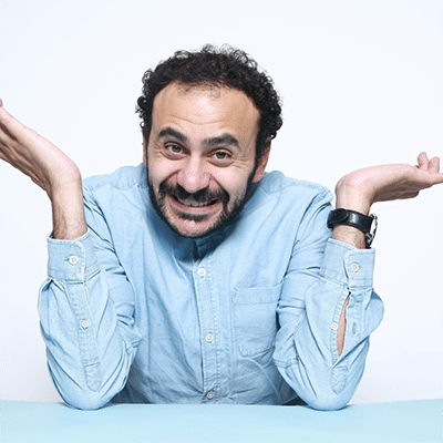 Portrait de Rémi professeur de théâtre amateur aux Apprentis du Jeu